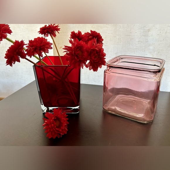 Two flower vases, containers and/or candle holders. - Picture 3 of 8